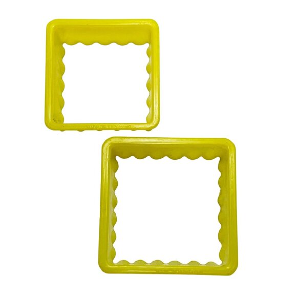 Square Stackable Yellow Biscuit Cookie Cutters Set Of 2 Made Hong Kong Vintage - Picture 2 of 8